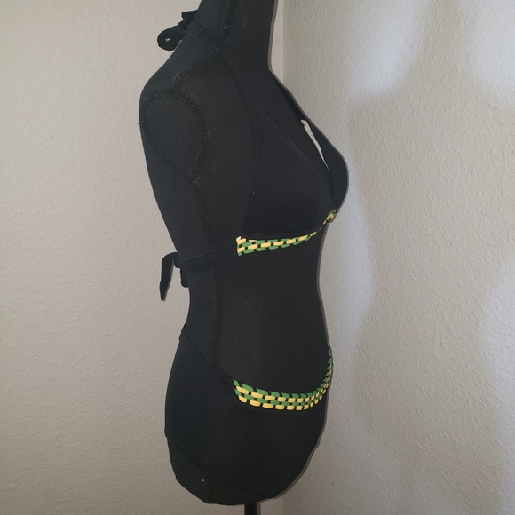 Stylish Reggae Roots Black/Gold/Green Knit Bikini - Picture 8 of 8